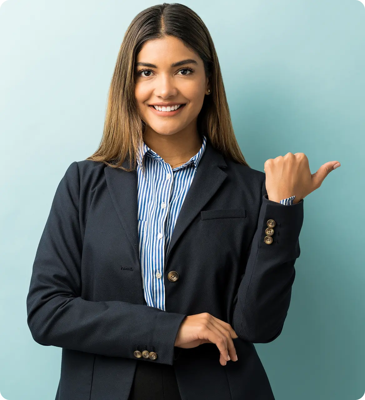 Chica con traje de sastre azul